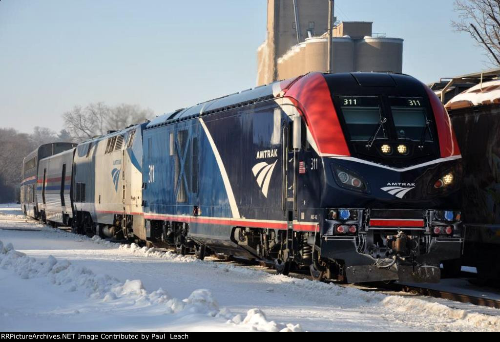 Eastbound "Empire Builder" comes into the station